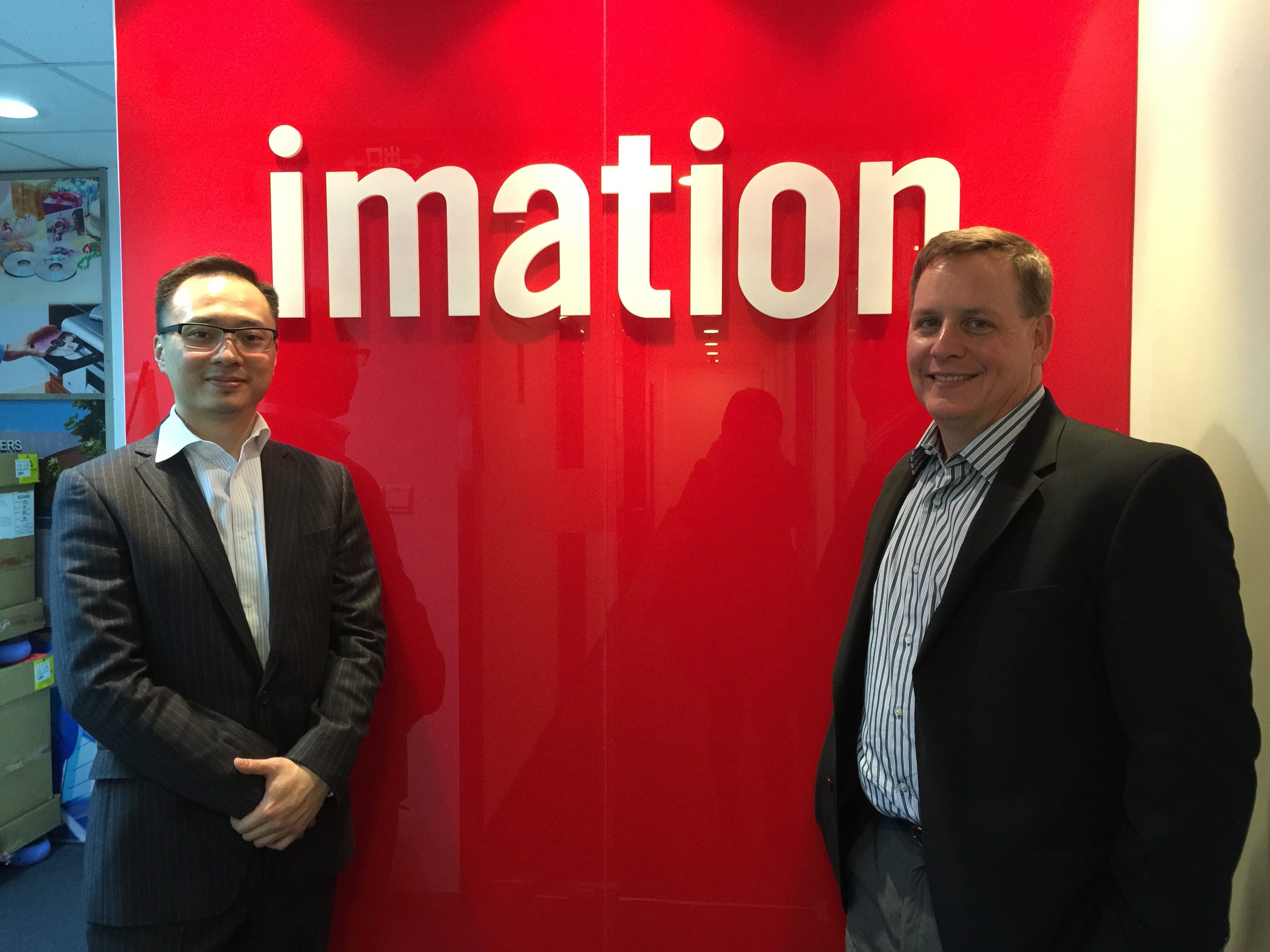 Imation存储解决方案技术副总裁Claude Farmer及Imation大中华区存储产品事业部总经理Michael Wong